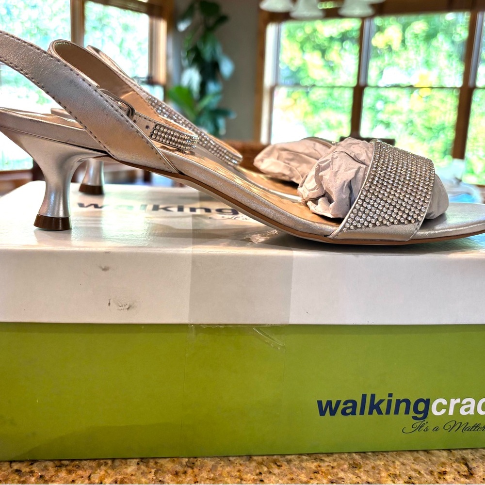 NIB - Silver Walking Cradles evening sandals - Picture 2 of 7